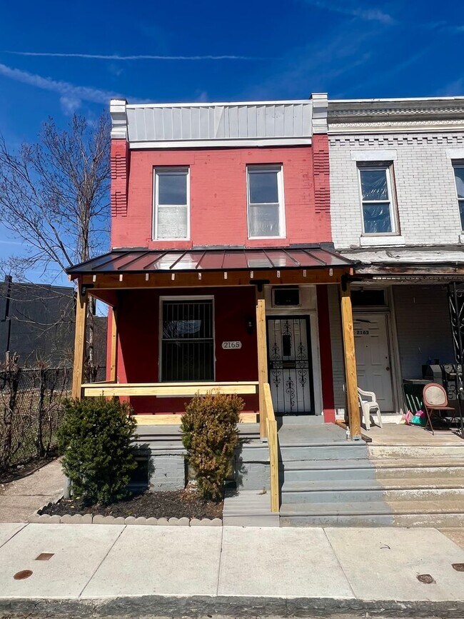 Building Photo - Stunning 3-Bedroom Townhome by LaSalle! Available NOW!