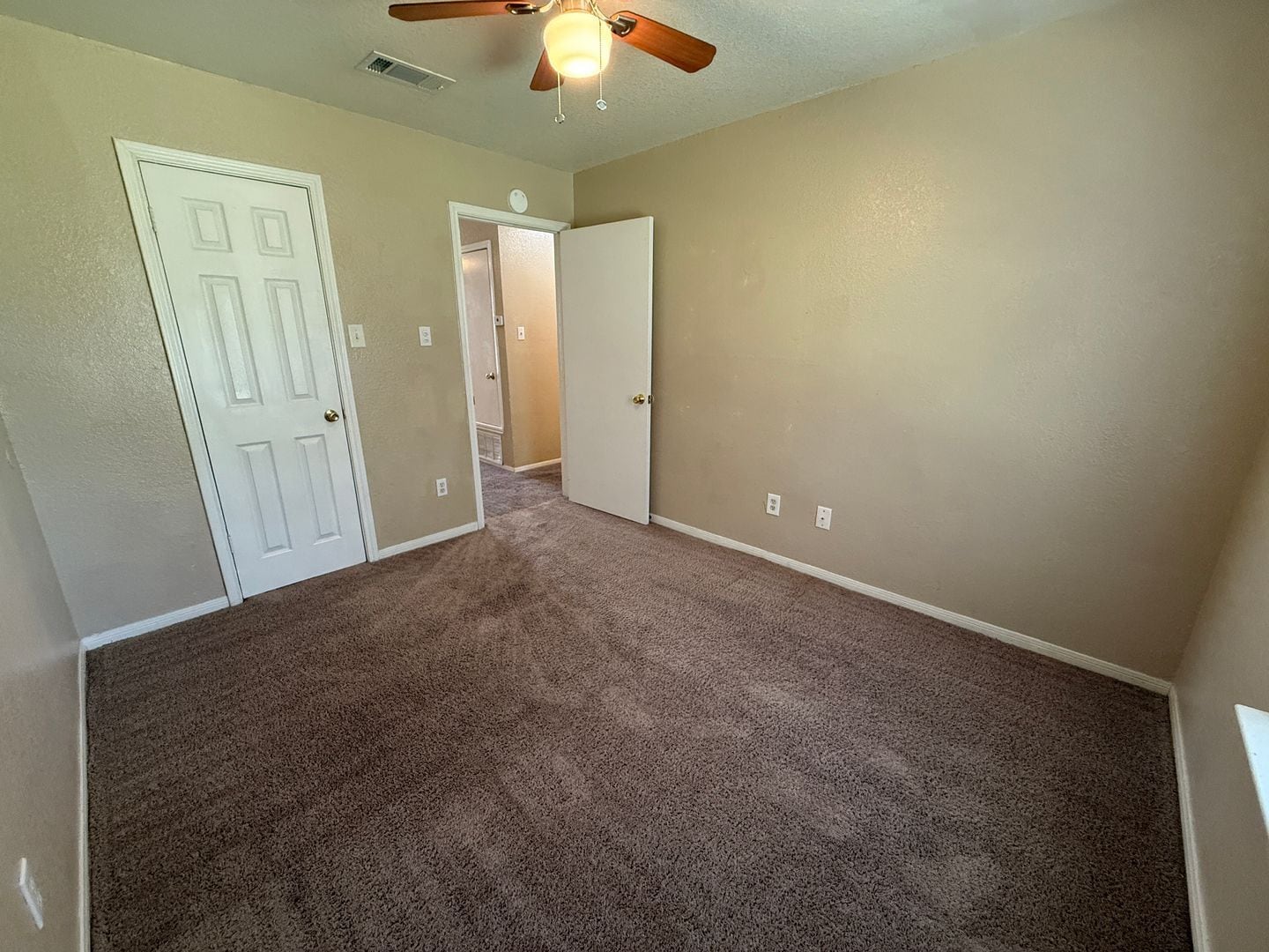 Building Photo - 1708 Benttree Dr