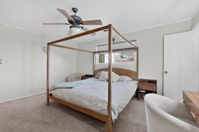 Building Photo - 6500 Martin Ct NE