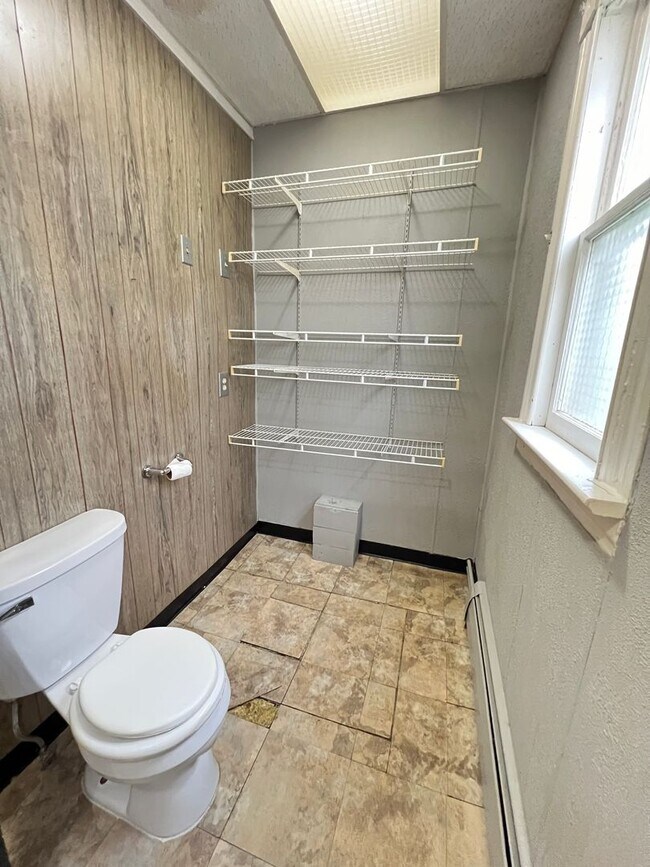 Building Photo - AVAILABLE JUNE - Large 3 Bedroom, 2 Bathroom Home in Billings Park