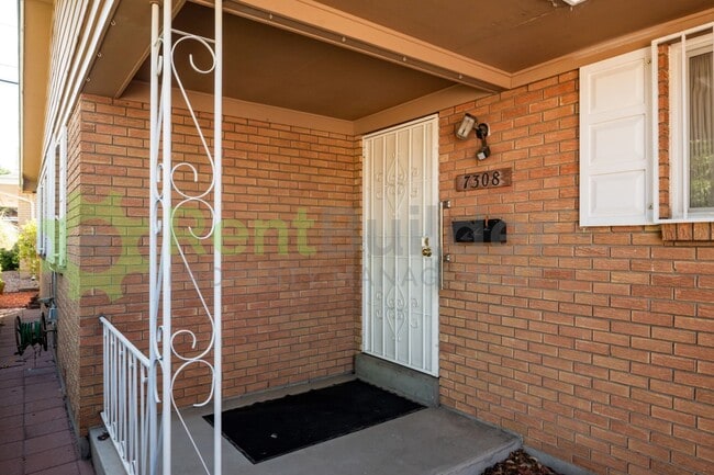 Building Photo - WOW!!!   PRICE REDUCED FOR FALL!!