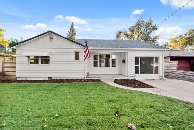 Building Photo - Classicly Charming Remodeled Garden Tract ...