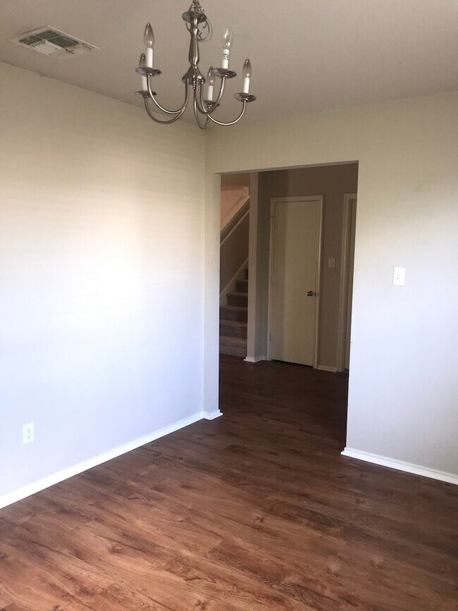 Building Photo - GREAT HOME! GREAT LOCATION
