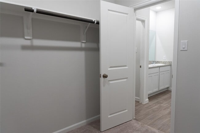 Building Photo - 64 Valiant Ridge Trail