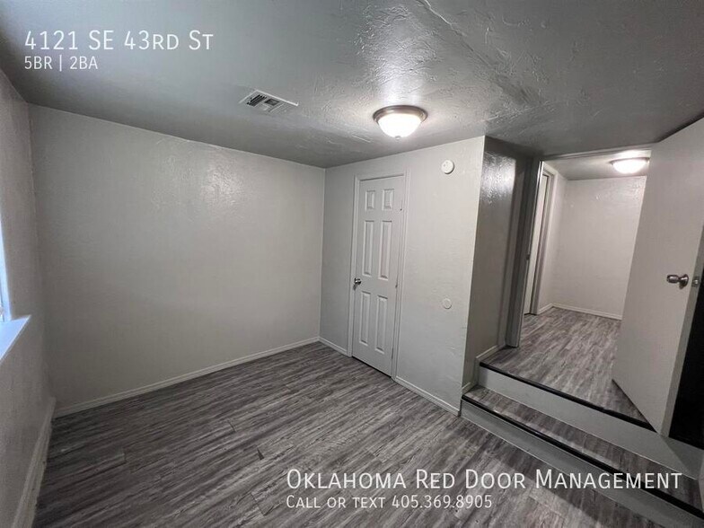 Building Photo - 4121 SE 43rd St