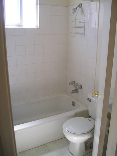 Interior Photo - 1560 Mill St