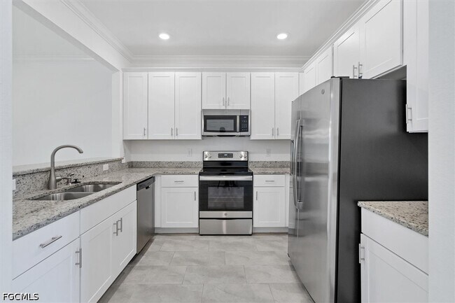 Building Photo - 12062 Via Lighthouse Ln