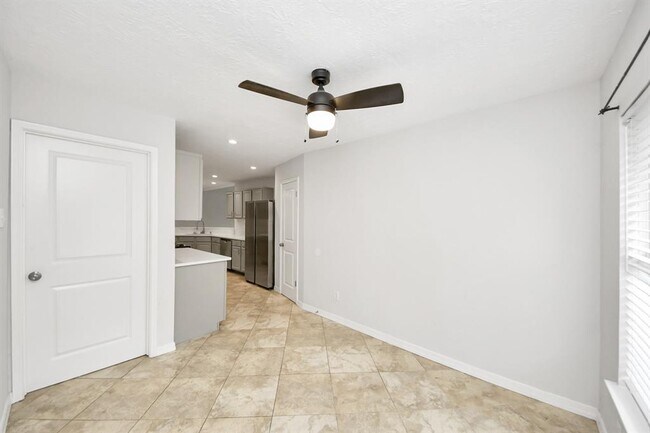 Building Photo - 2706 Plantation Dr