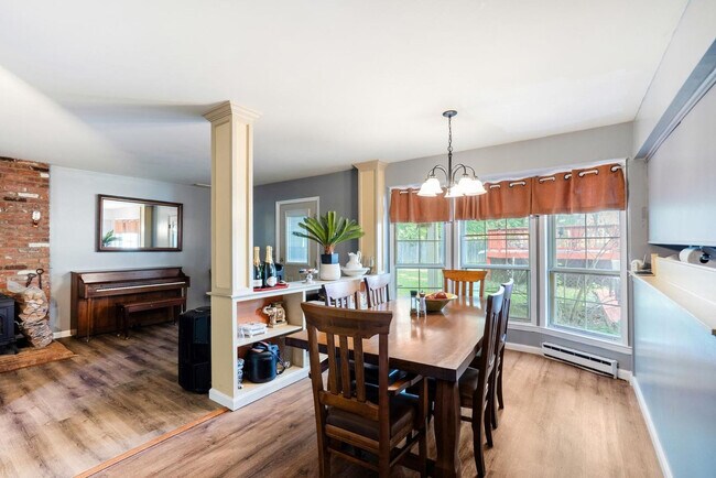 Building Photo - 247 Strawridge Rd