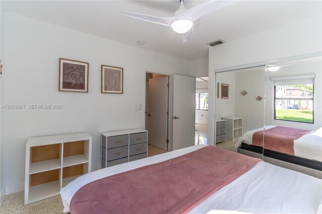 Building Photo - 12344 NE 9th Ave