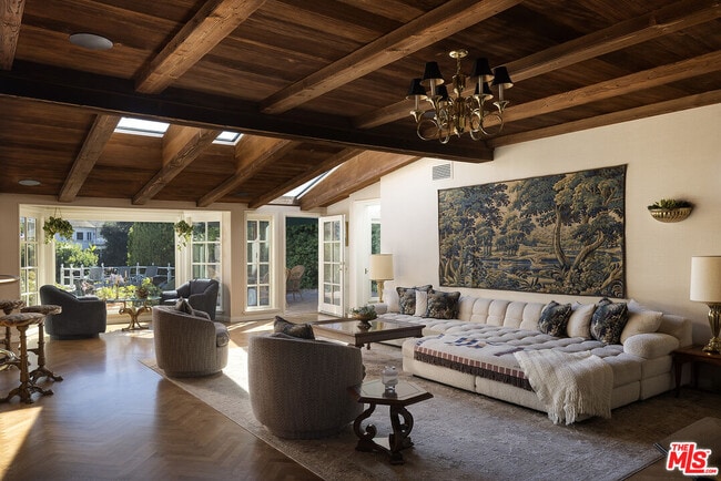 Building Photo - 10030 Toluca Lake Ave