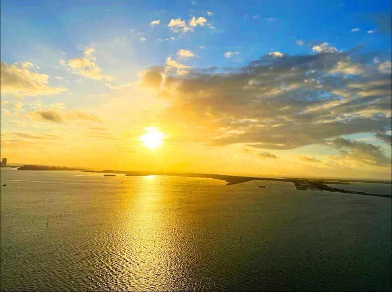 Primary Photo - 1200 Brickell Bay Dr