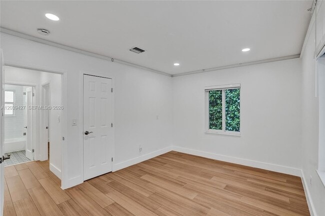 Building Photo - 213 NE 43rd St