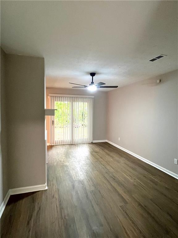 Building Photo - 5843 Summerglen Ln