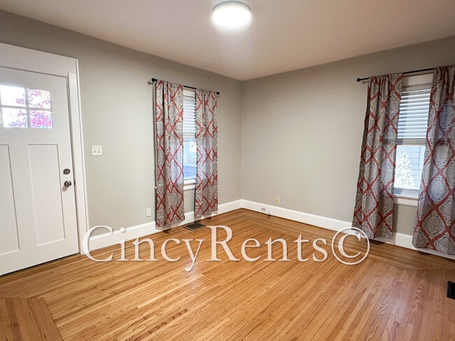 Building Photo - 3559 Rawson Pl