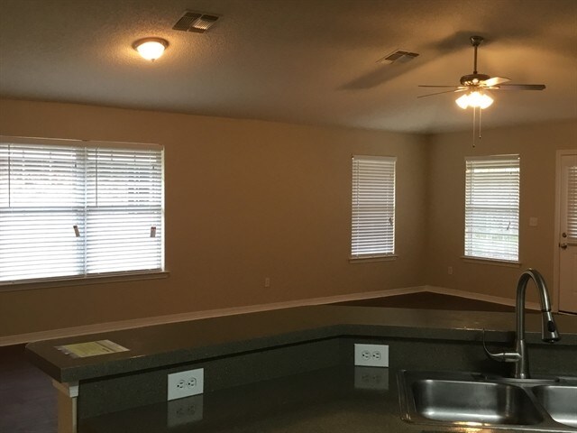 Building Photo - 6247 Ironside Dr N