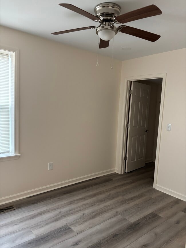 Building Photo - 2520