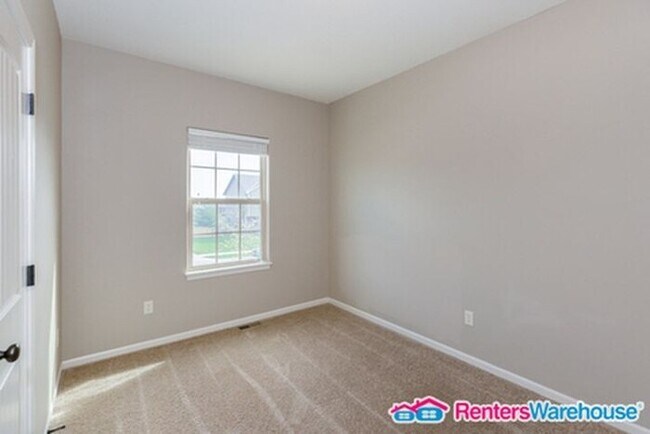 Building Photo - Spacious 4 bd, 3bth Home in Blue Springs. ...