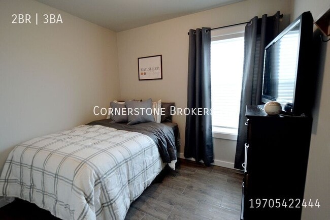 Building Photo - 1116 Colton-A
