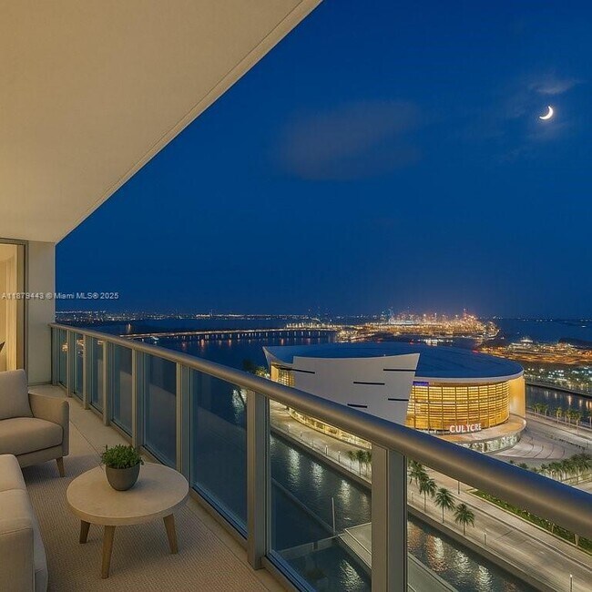 Building Photo - 888 Biscayne Blvd