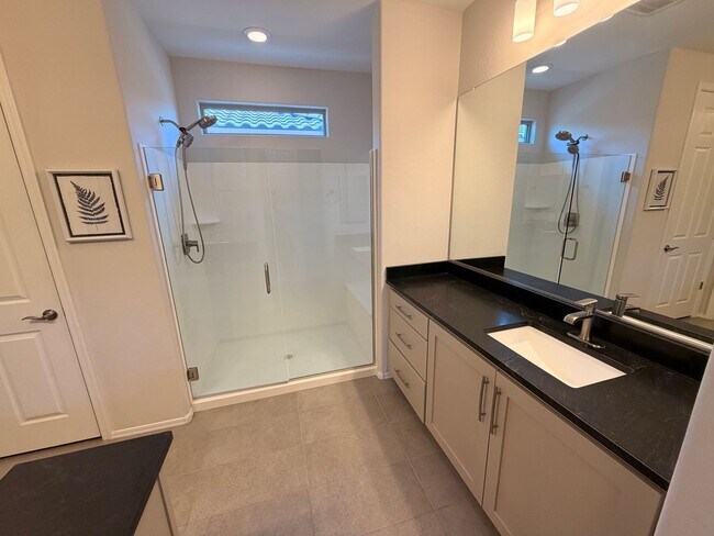 Building Photo - 2 Bed 2 Bath + Den Long-Term Rental in Anthem at Merrill Ranch!