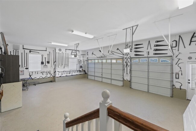 Building Photo - 703 Herricks Ln