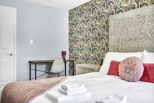 Building Photo - 1501 E 105th St