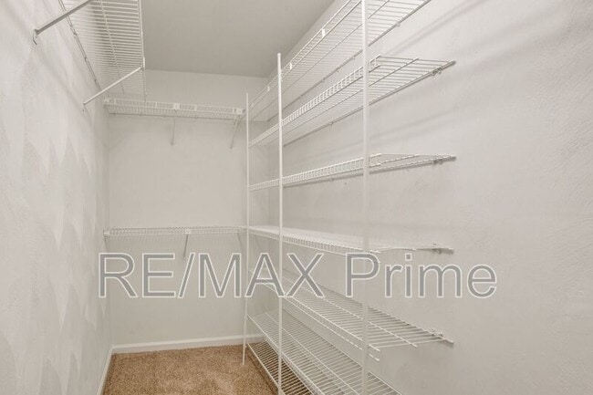 Building Photo - 740 S Lake Cir