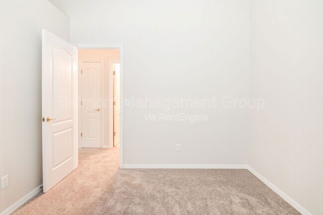 Building Photo - 9853 Portofino Dr