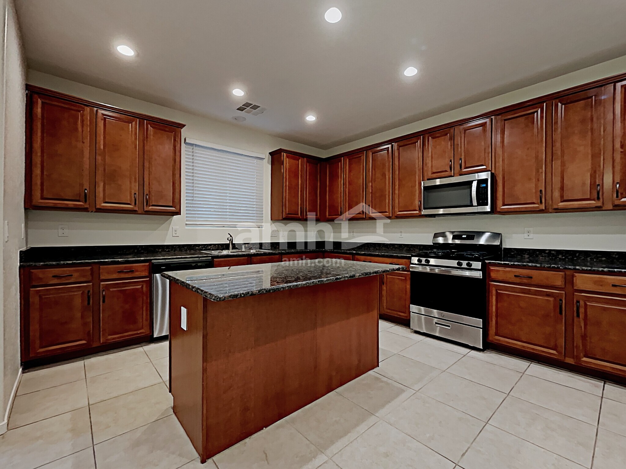 Building Photo - 7700 Flowering Quince Dr