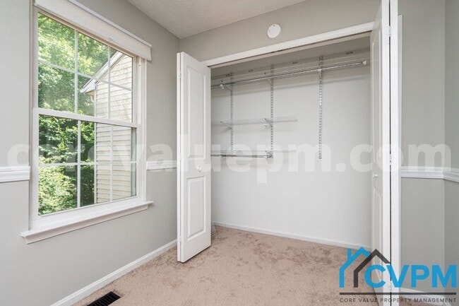 Building Photo - 9438 Fens Hollow