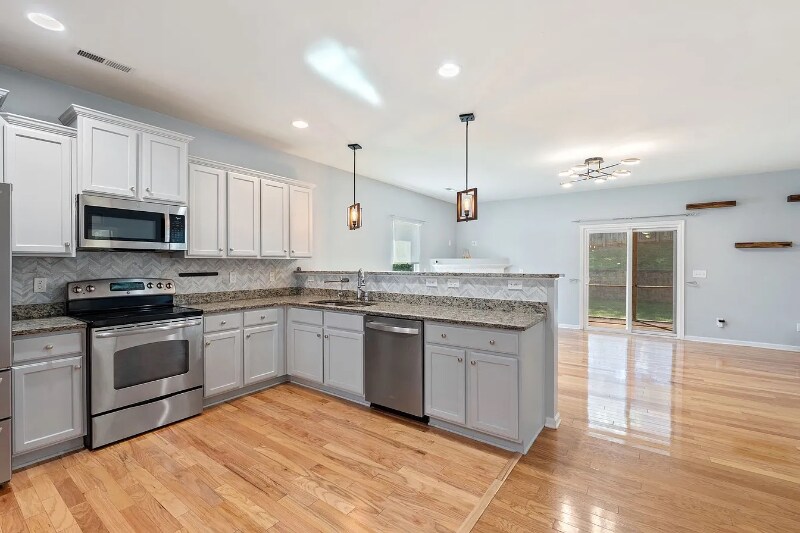 Building Photo - 4221 Lochurst Dr