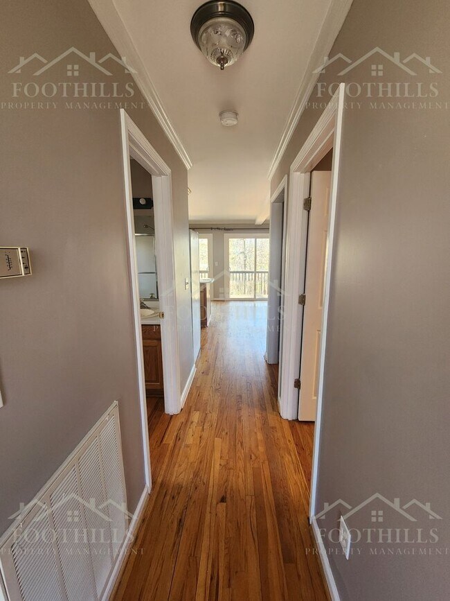 Building Photo - 235 Harbor Dr