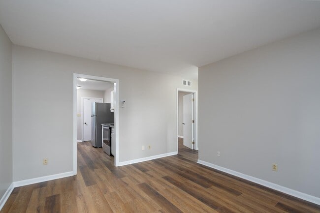 Building Photo - 745 Arbor St NE