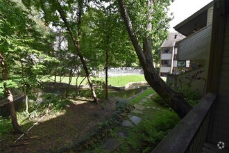 Building Photo - 3900 Aspen Dr