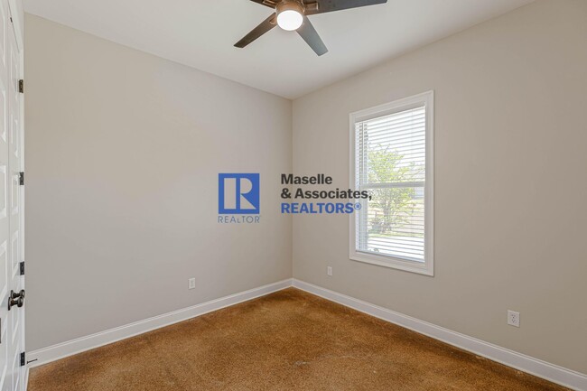 Building Photo - 4 Bed/3 Bath Home in Castlewoods