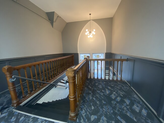 Building Photo - 525 4th Ave