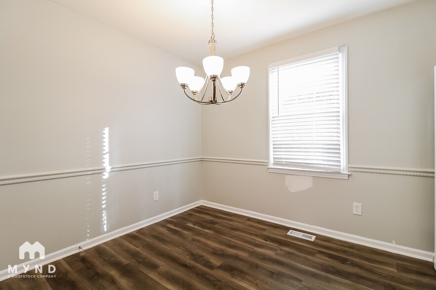 Building Photo - 103 Coy Pl