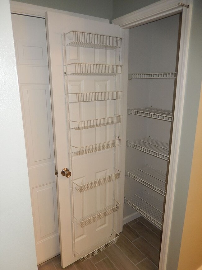 Building Photo - 3BR/2BA Single Family House