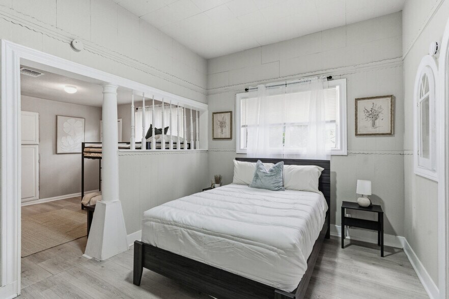 Building Photo - 314 W Cevallos