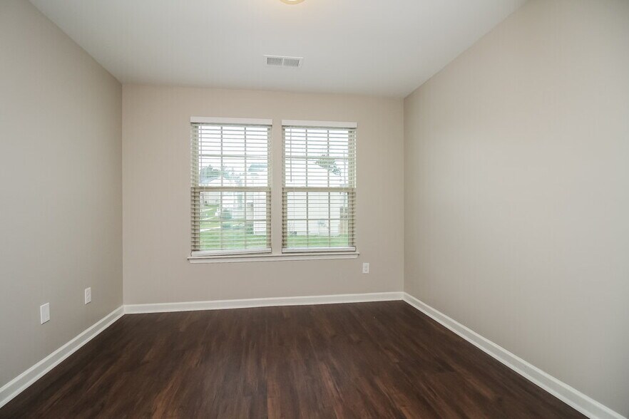 Building Photo - 4249 Sandstone Dr