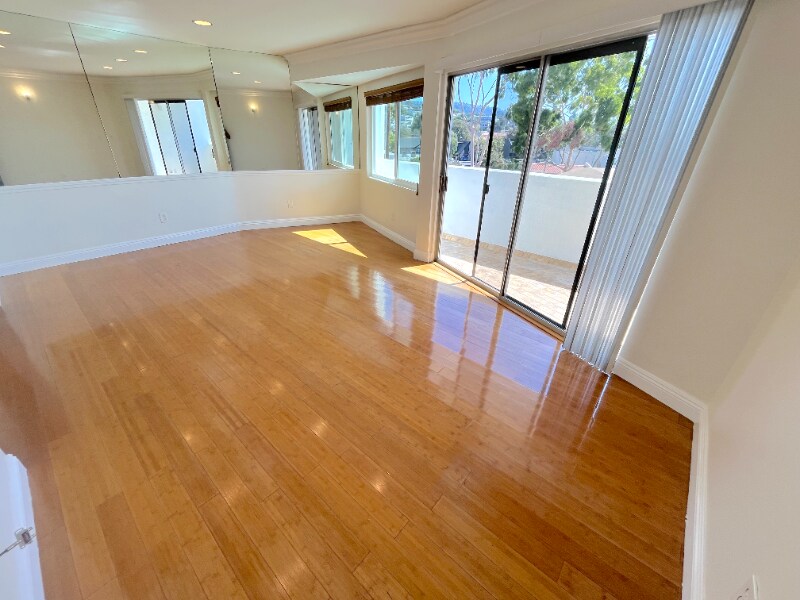 Building Photo - 100 Cliff Dr