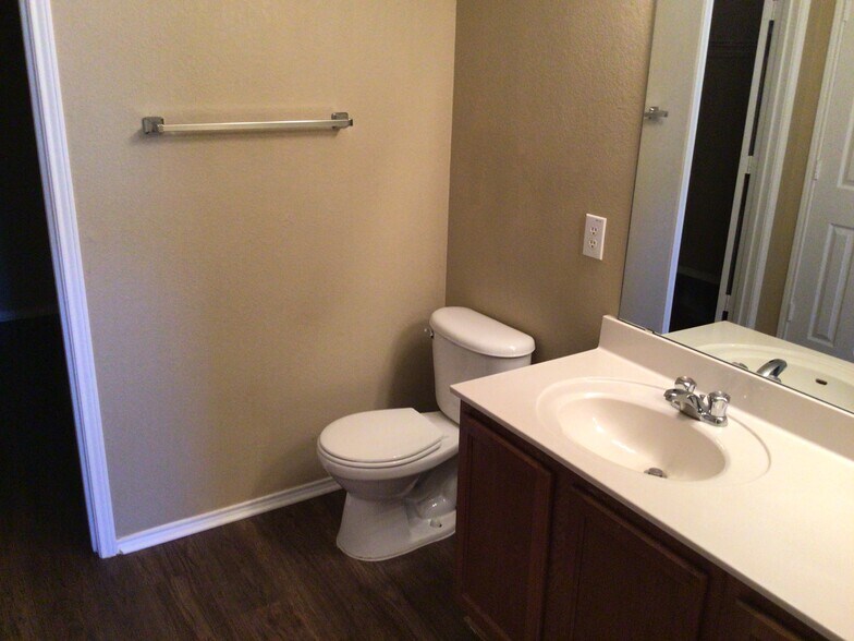 Building Photo - 1333 Gayle St