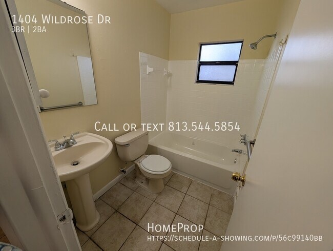 Building Photo - 1404 Wildrose Dr