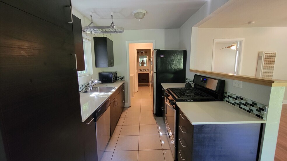 Building Photo - 3116 San Carlos Way