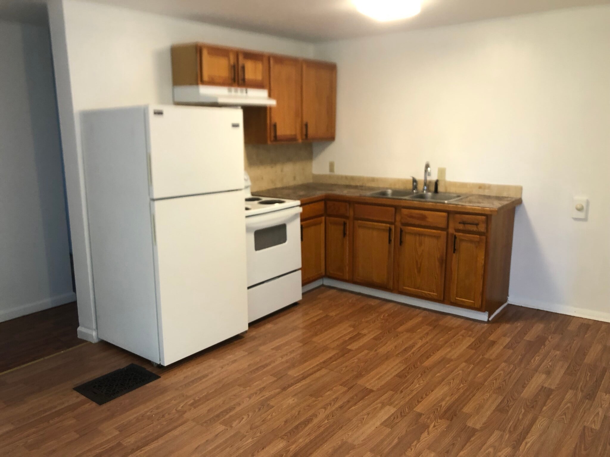 kitchen - 107 W 3rd St