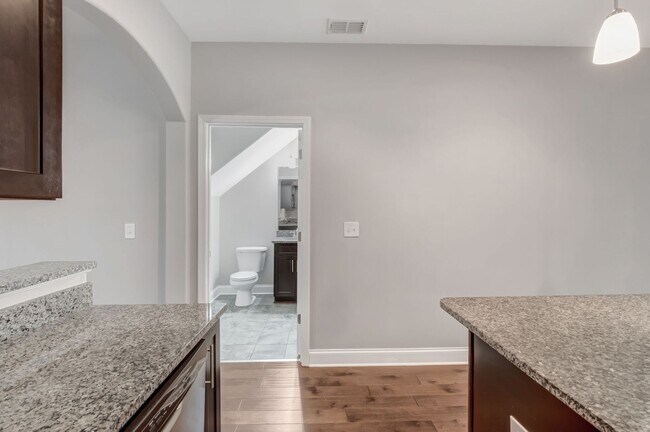 Building Photo - Harpeth Park Townhome in Bellevue