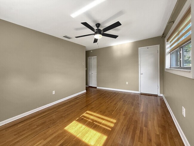 Building Photo - 4517 S Hesperides St