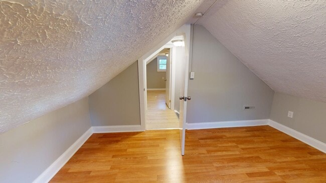 Building Photo - Clark/W.44 area: updated 3 bedroom/1 bath single family house.