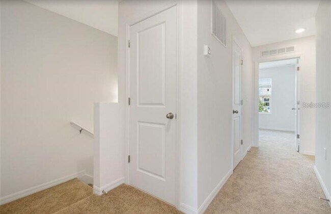 Building Photo - 541 Madison Dr